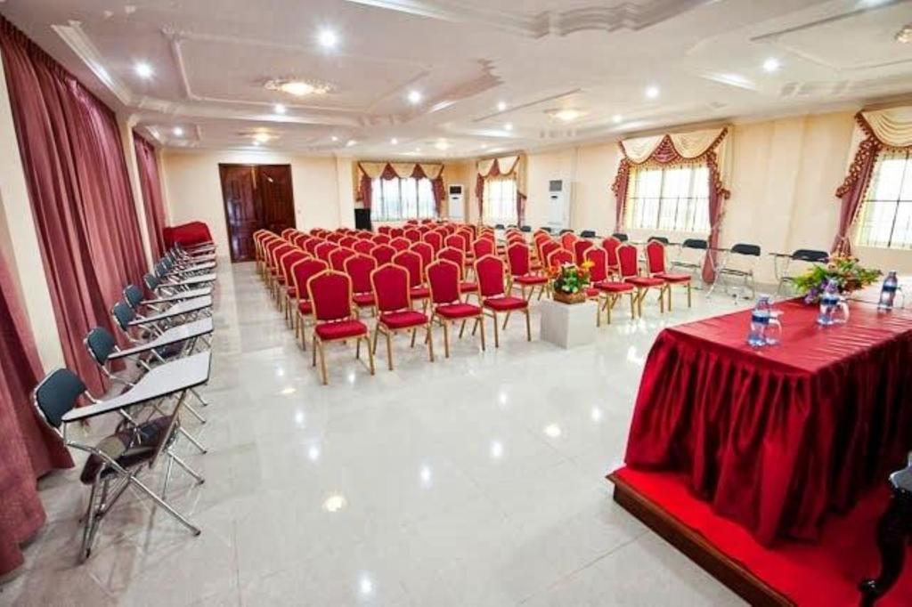 קמפוט Mittapheap Hotel מראה חיצוני תמונה